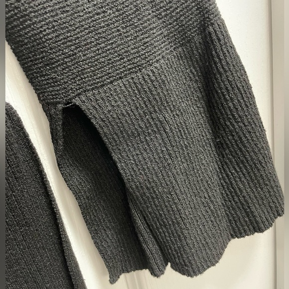 Bell Sleeve Shirt - Picture 5 of 9